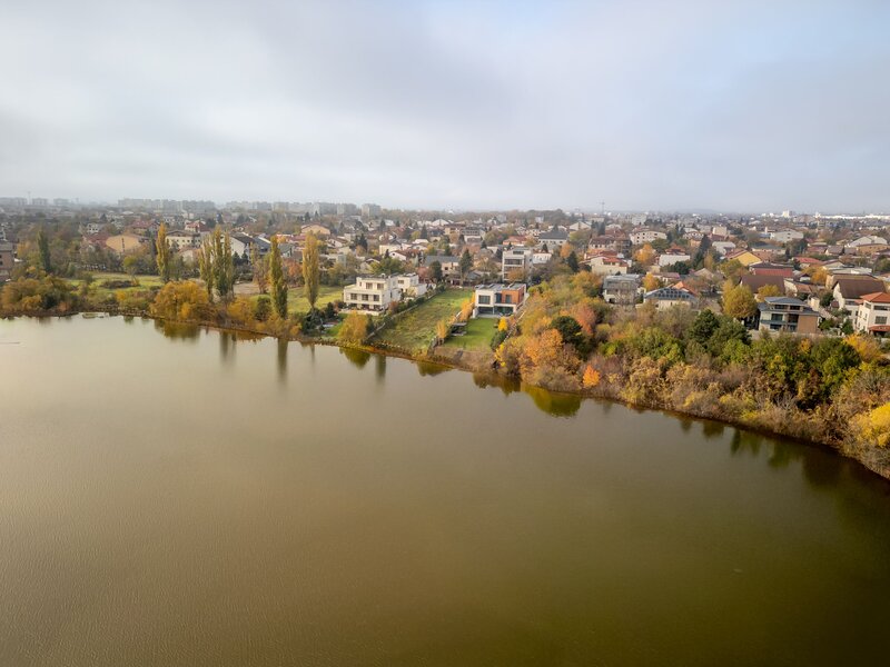 Smart-Home nZEB spectaculoasa Bucuresti Sector 1 cu deschidere lac, teren 2000 mp.