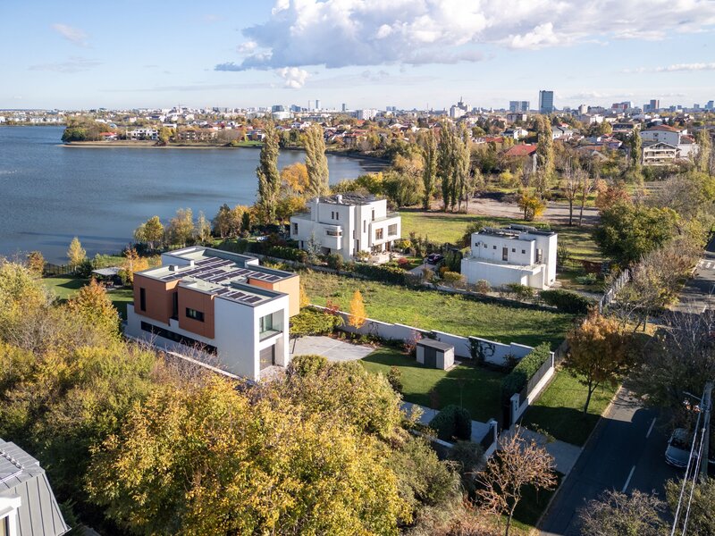 Smart-Home nZEB spectaculoasa Bucuresti Sector 1 cu deschidere lac, teren 2000 mp.