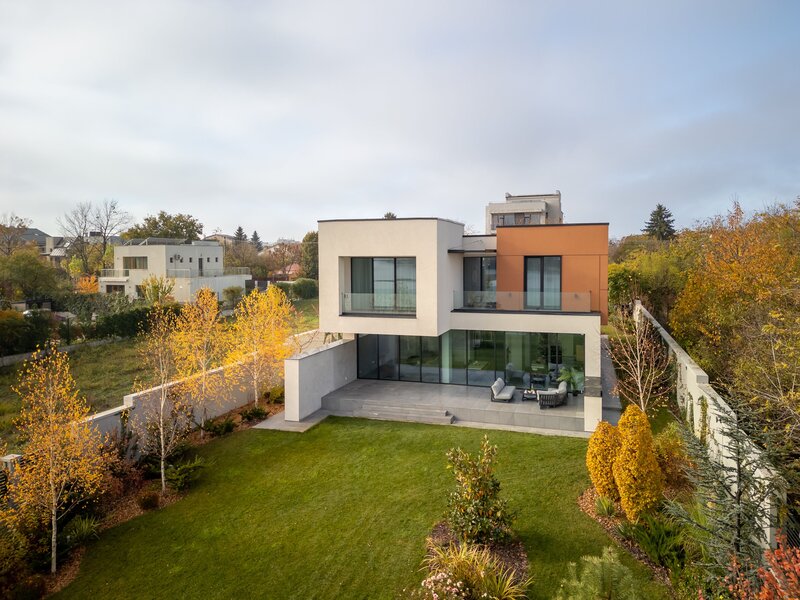 Smart-Home nZEB spectaculoasa Bucuresti Sector 1 cu deschidere lac, teren 2000 mp.