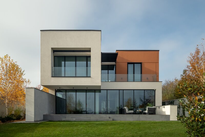 Smart-Home nZEB spectaculoasa Bucuresti Sector 1 cu deschidere lac, teren 2000 mp.